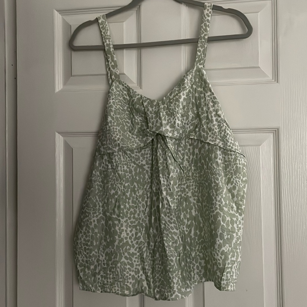 Women’s summer top light green and white print size large Vera Bradley